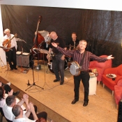 Jaromír Hnilička Quartet & Milan Markovič "Nevyzuv...